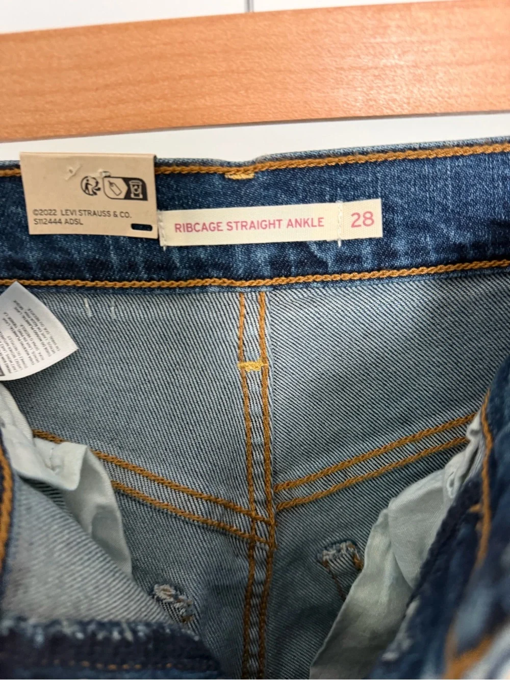 Levi's women’s Ribcage Straight Ankle